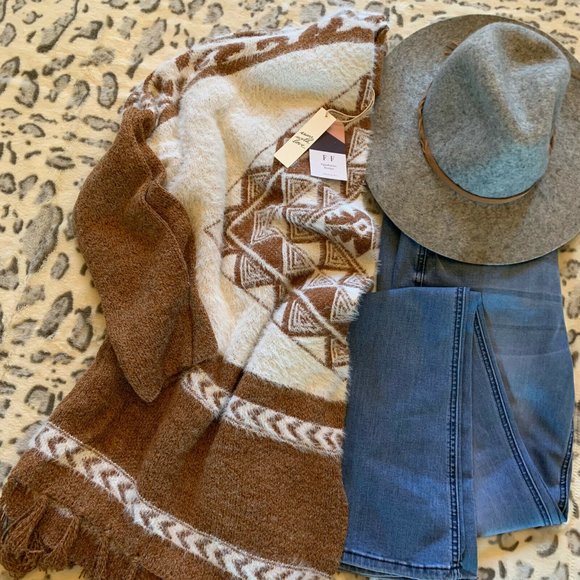 New Yellowstone Cowichan Western Cardigan Sweater - Picture 4 of 11